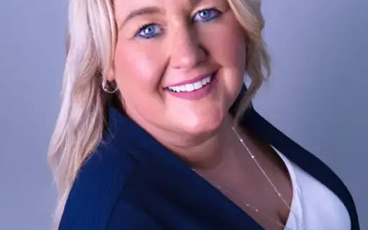 agent profile picture for Kayla Daymut on waterfront properties website