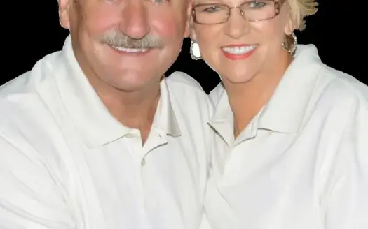 agent profile picture for Mike Singleton on waterfront properties website