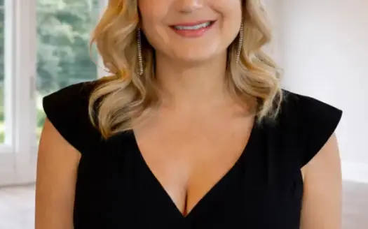 agent profile picture for Samantha Lynn Sagely on waterfront properties website