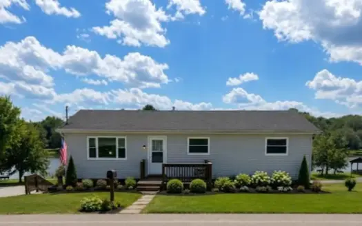 Lakefront Home For Sale in Byesville, OH!