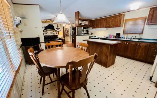 Pickwick Lake Retreat w/ Double Decker Boathouse Savannah, TN