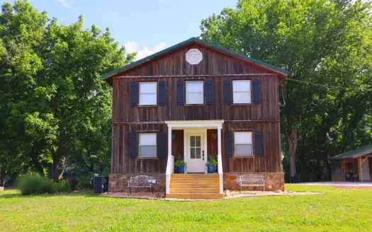 Beautiful Home on the White River near Mountain View Arkansas