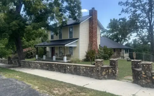 Historic Home Bordering Crooked Creek