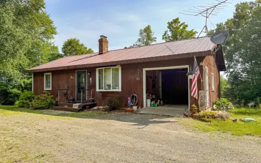 Lakeside Ranch Home – Springfield, Maine