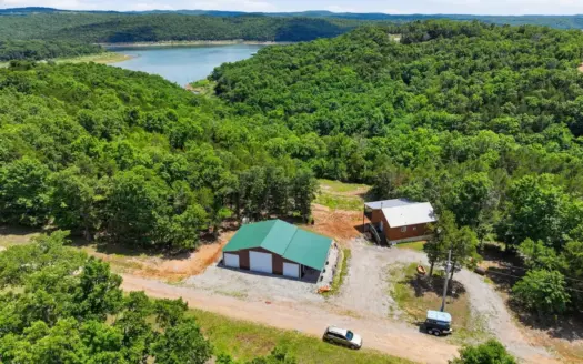 Secluded Cabin with View of Bull Shoals Lake with Large Shop