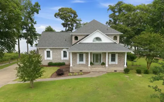 Bath Creek Beauty with Private Pier
