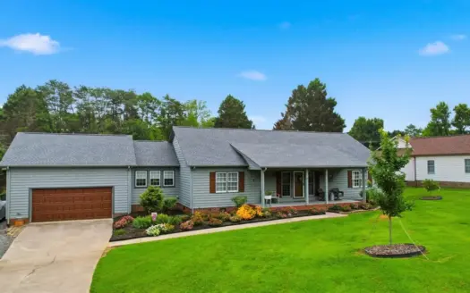 Deeded Lake Hickory Access & Flawless Mechanical Upgrades!