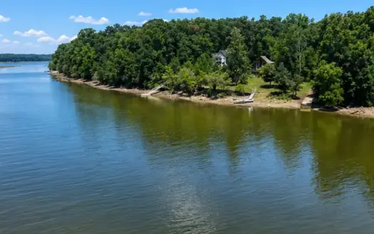 Dan River Retreat – Camper-Friendly Kerr Lake Escape