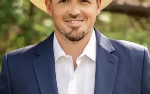 agent profile picture for David Allday on waterfront properties website