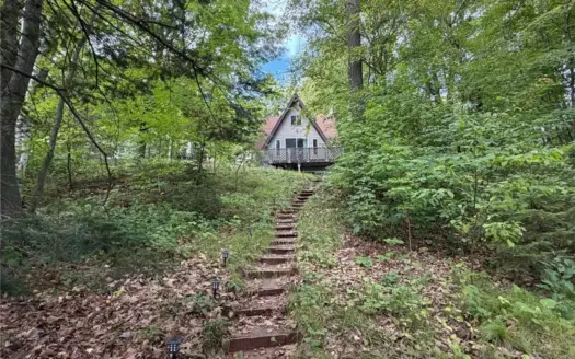 3 Bedroom Lakefront Home For Sale in Finlayson, Minnesota