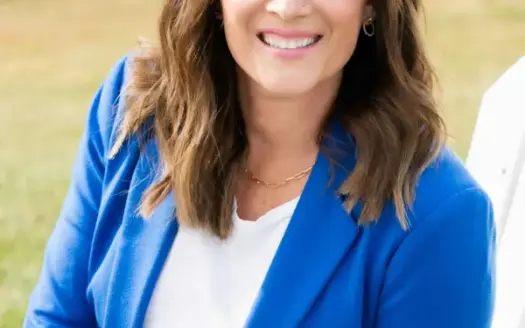 agent profile picture for Christa Barlow on waterfront properties website